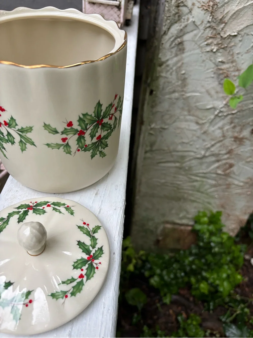 Lenox Holiday Biscuit Jar with Lid Ceramic in White, Green, Red with Gold Trim